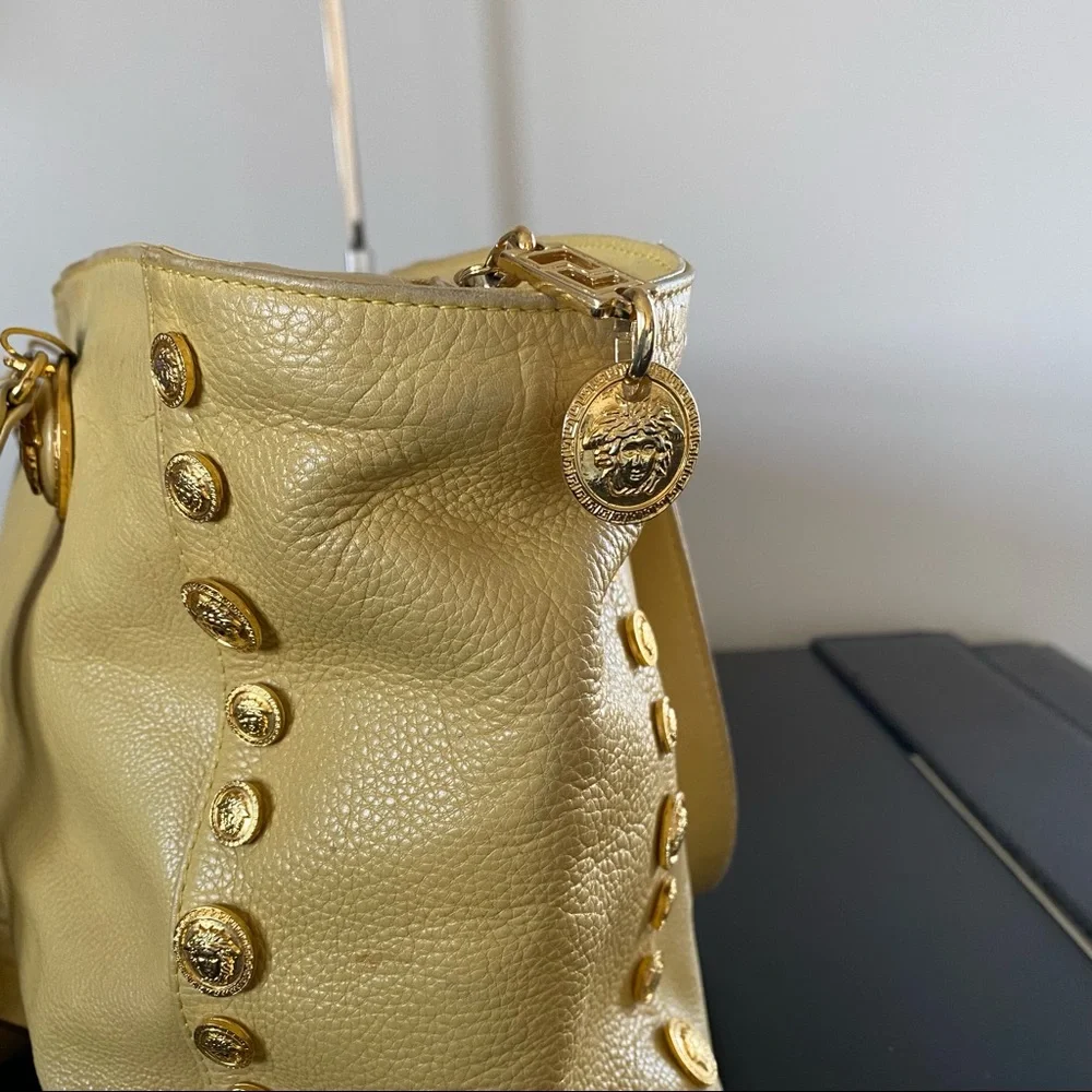 Gianni Versace Vintage Leather Medusa Tote - Picture 9 of 11